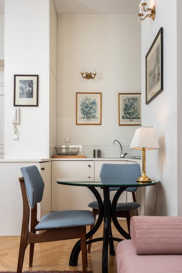 Classy Old Town - By Upstairs Apartament *