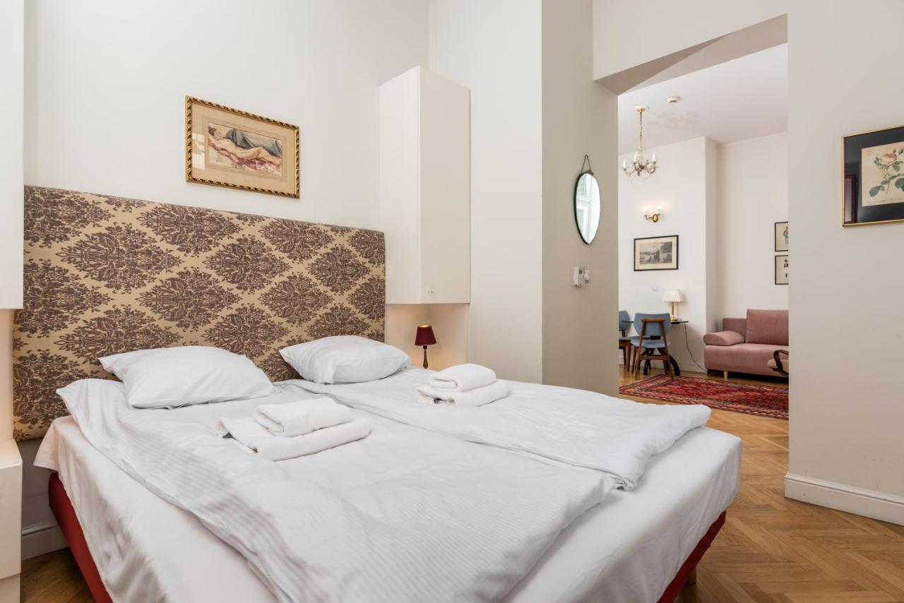 Classy Old Town - By Upstairs Apartament