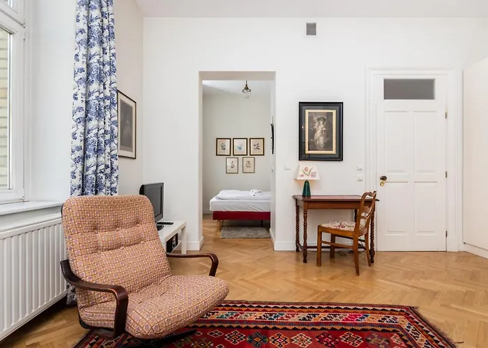 Classy Old Town Suites - By Upstairs